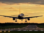 APOYAR, 30 años con los brazos abiertos avion aeropuerto