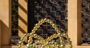 Gold Lotus - Expo: Diary of Happiness-fondation-boghossian-othoniel-gold-lotus-2022-photo Jean-Philippe Robin